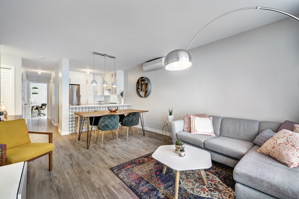 Small Space, Big Impression: How to Make a Tiny Home Feel Spacious for Buyers